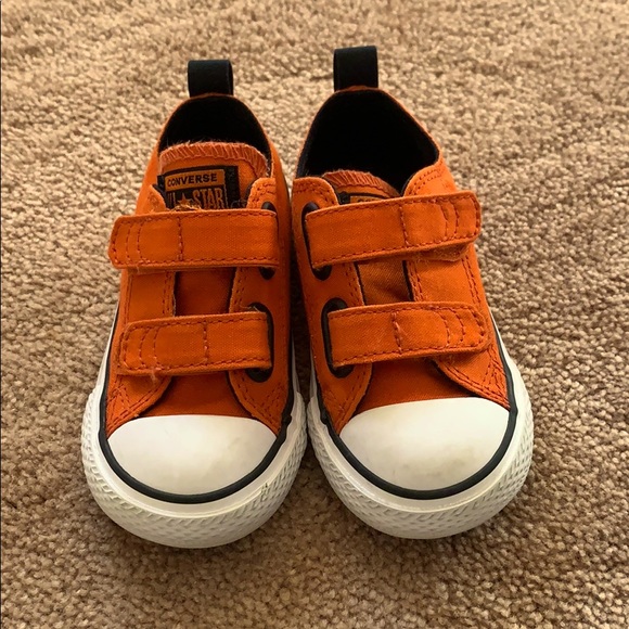 converse orange velcro